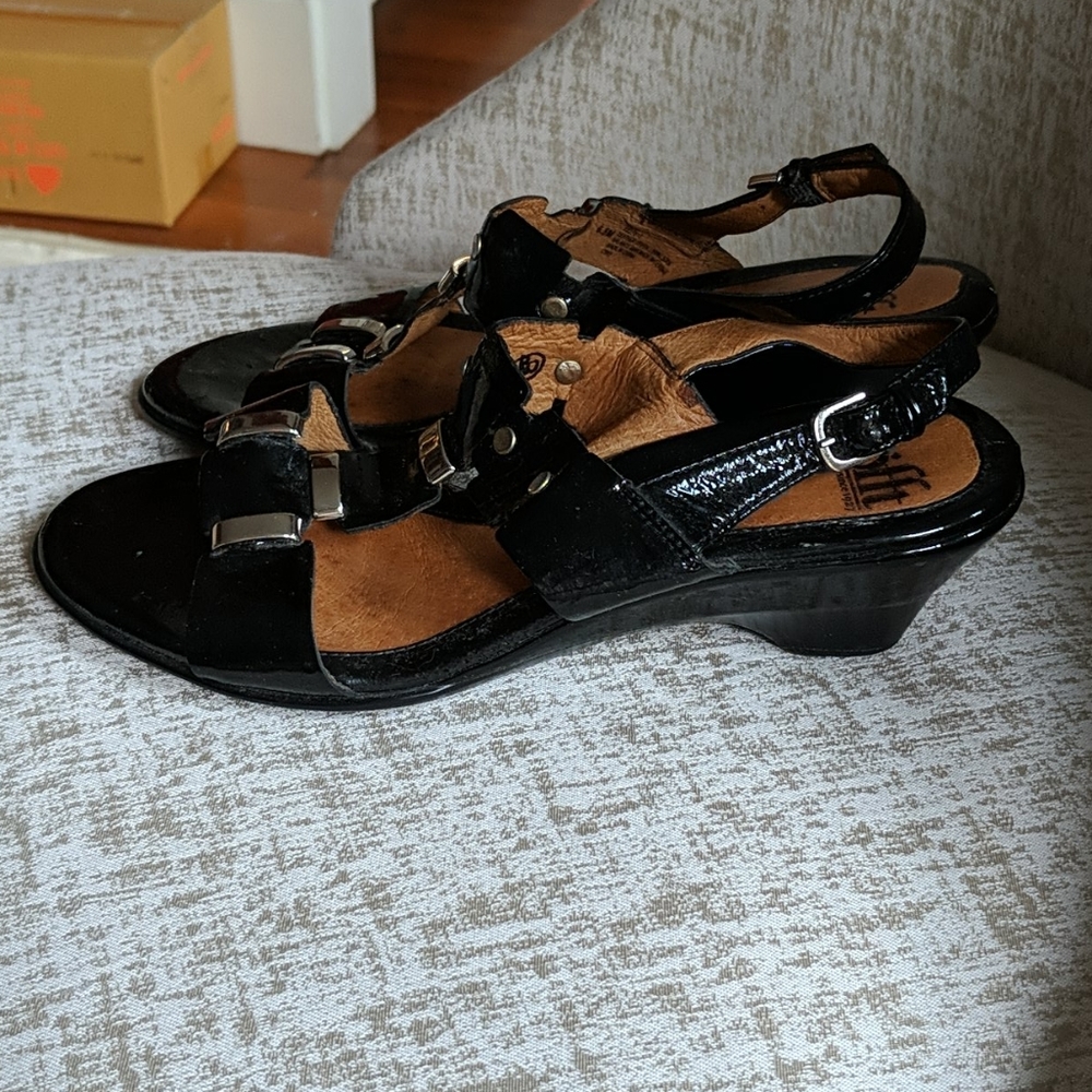 Sofft black patent slingback wedge sandals 6.5M